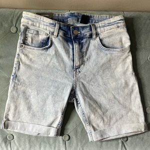 H&M Size 32 skinny fit mens shorts Brand New